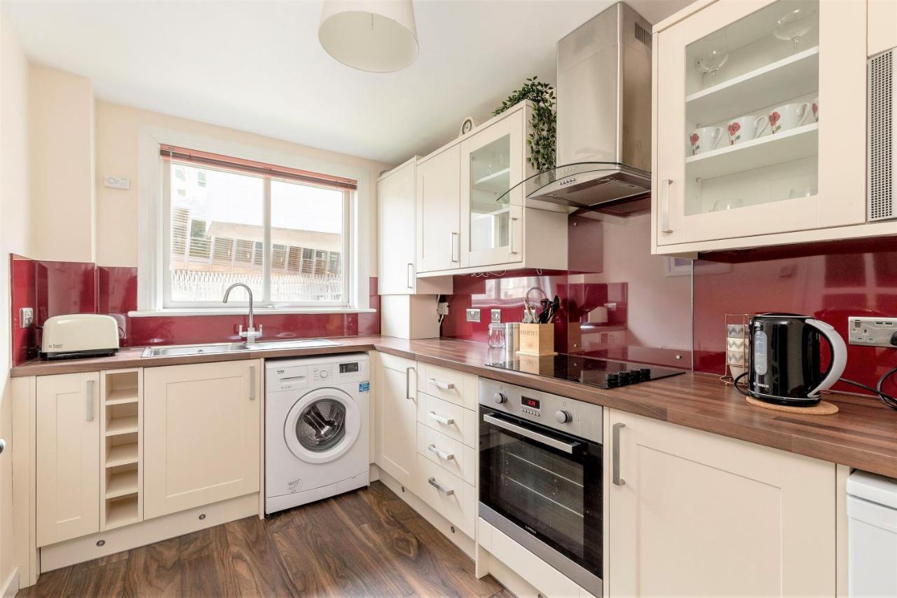 Stunning 1 Bed At Holyrood Palace & Arthurs Seat Edinburgh Exterior photo