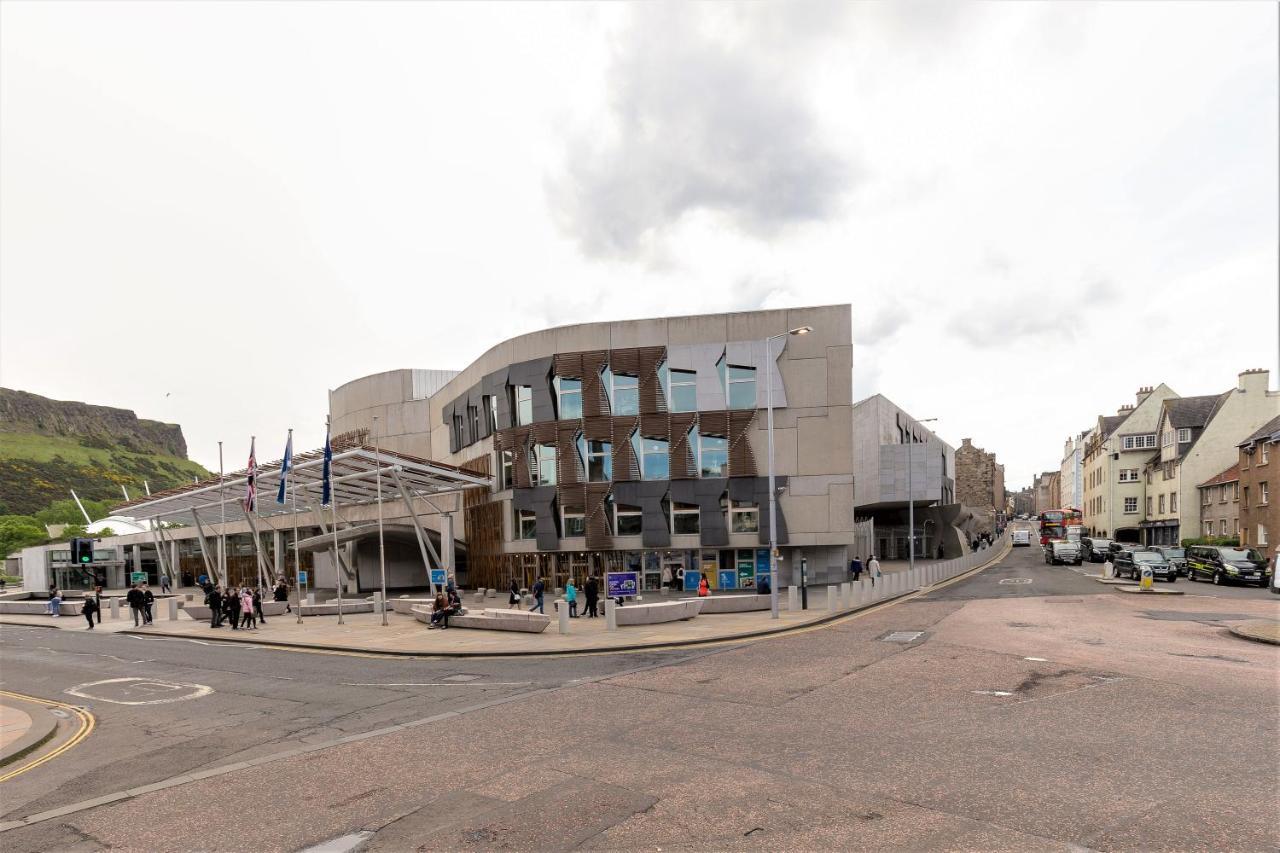 Stunning 1 Bed At Holyrood Palace & Arthurs Seat Edinburgh Exterior photo