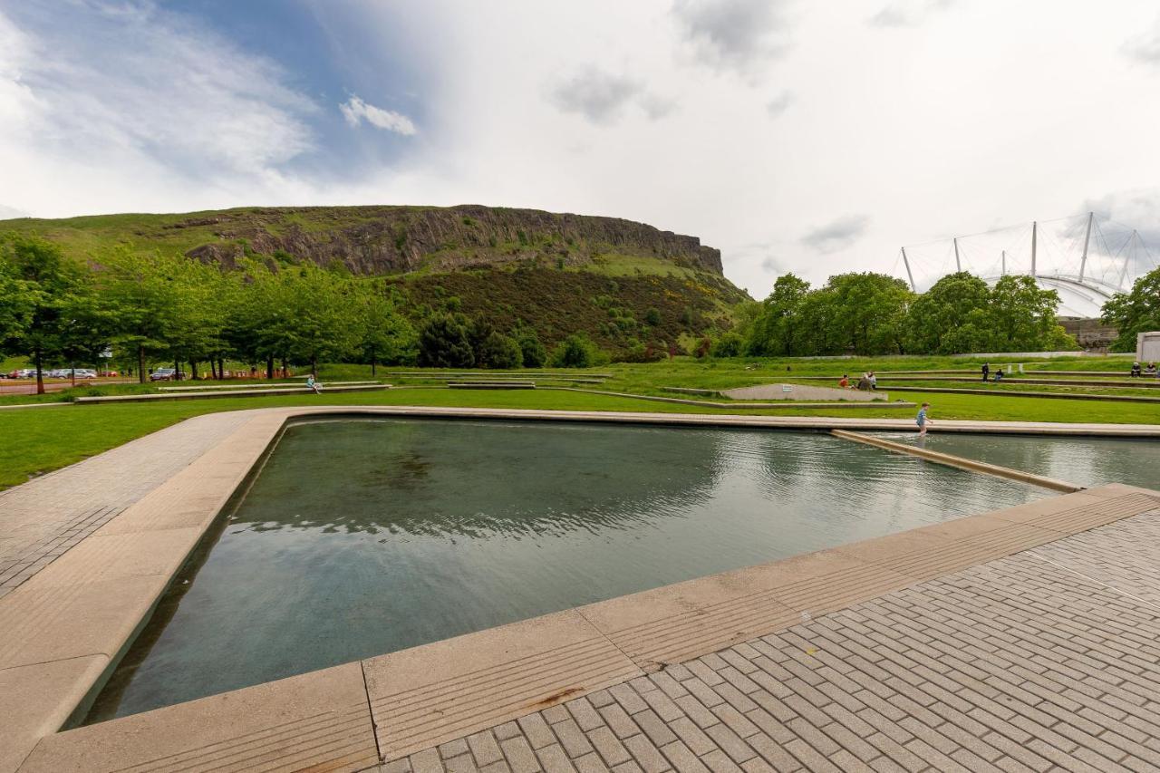 Stunning 1 Bed At Holyrood Palace & Arthurs Seat Edinburgh Exterior photo